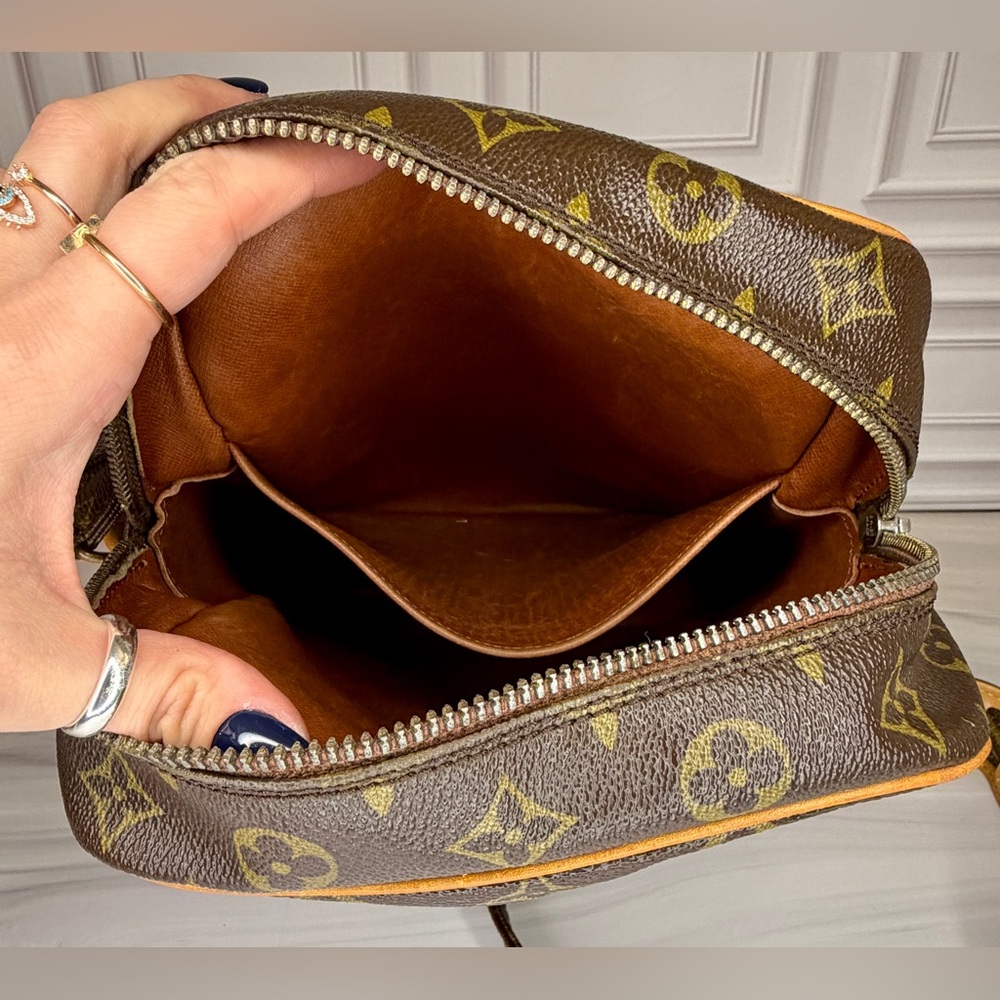 Louis Vuitton Monogram Danube MM Crossbody Bag | Vintage | Full Inclusion | COA - Picture 13 of 14